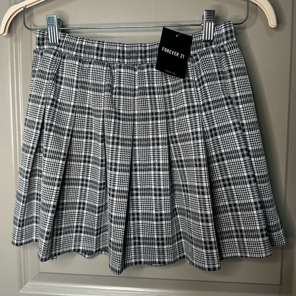 FOREVER 21 - Pleated plaid mini skirt - Halloween ready!